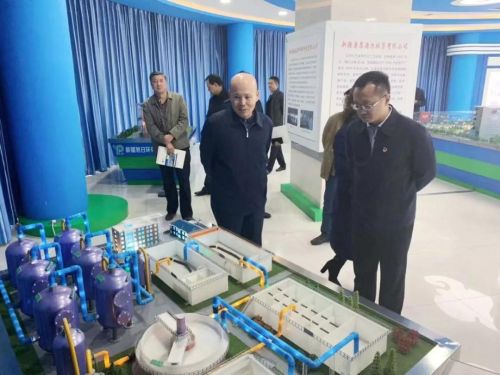 陈凯书记一行参观旭日环保公司展览厅实况