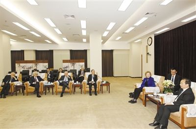 李干杰会见“元老会”代表团