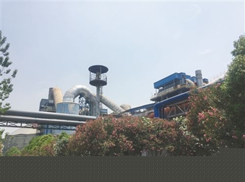 图为明镜环保水泥窑协同处置危废项目厂区。 崔煜晨 摄